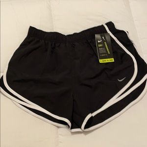 NWT Nike women’s running short